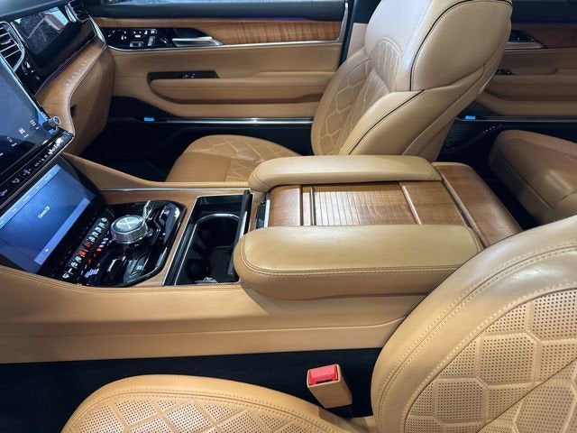 2023 Jeep Grand Wagoneer L Series III