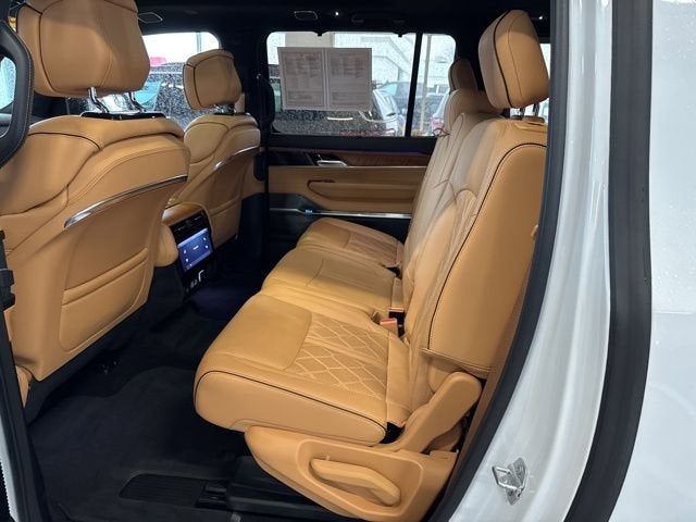 2023 Jeep Grand Wagoneer L Series III