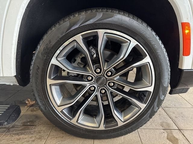 2023 Jeep Grand Wagoneer L Series III