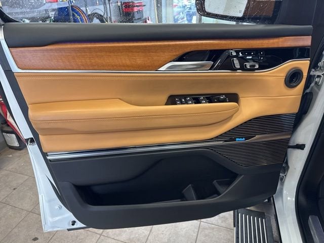 2023 Jeep Grand Wagoneer L Series III