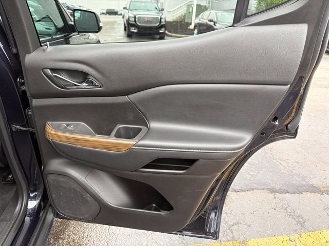 2021 GMC Acadia SLE