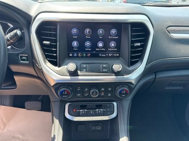 2023 GMC Acadia SLT