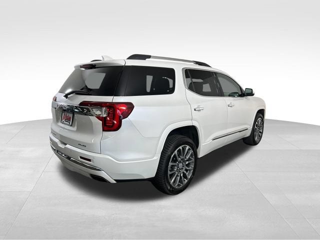 2022 GMC Acadia Denali