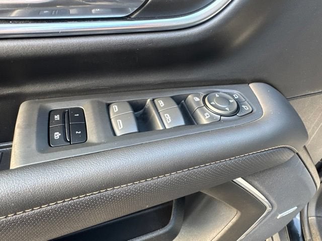 2023 GMC Yukon XL AT4