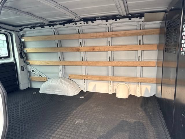 2025 GMC Savana Cargo Work Van