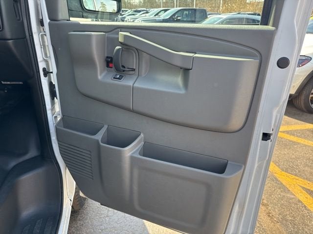 2016 GMC Savana Cargo 3500 CARGO