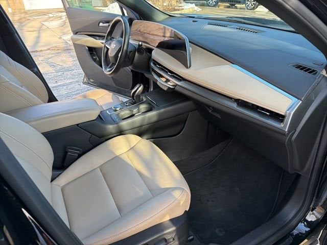 2024 Cadillac XT4 Luxury