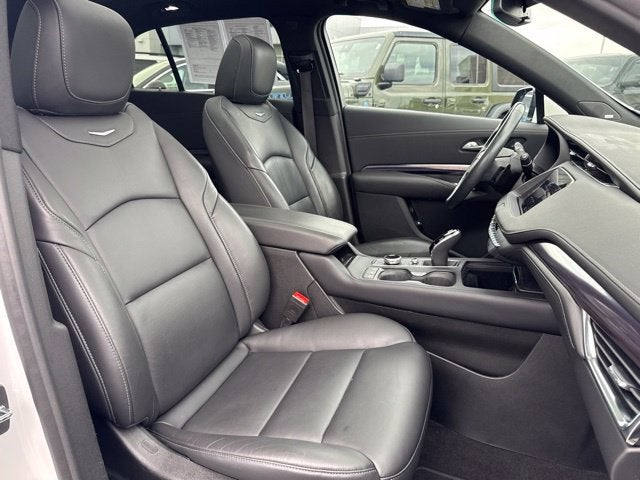 2023 Cadillac XT4 AWD Luxury