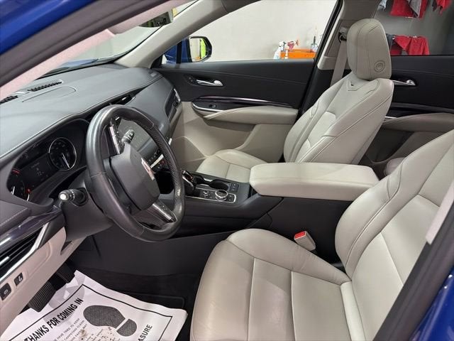 2023 Cadillac XT4 Luxury