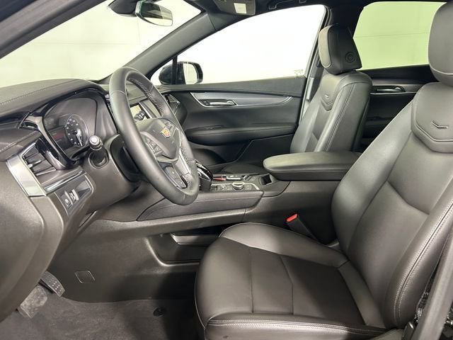 2025 Cadillac XT5 Luxury