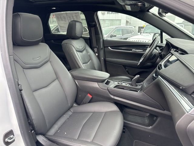 2022 Cadillac XT5 Premium Luxury