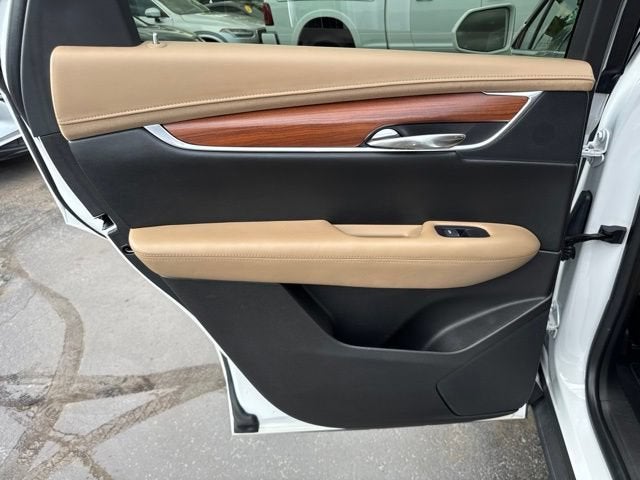 2017 Cadillac XT5 Platinum AWD