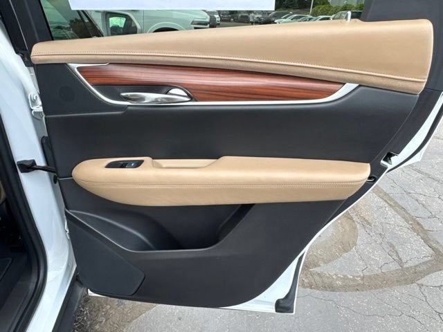 2017 Cadillac XT5 Platinum AWD