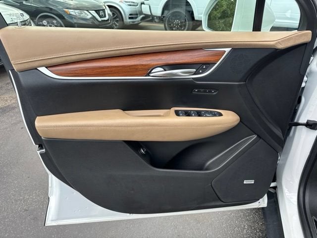 2017 Cadillac XT5 Platinum AWD