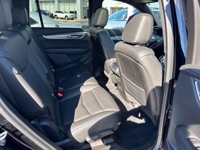 2025 Cadillac XT6 Luxury