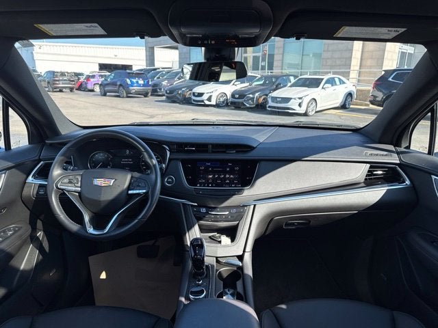 2025 Cadillac XT6 Luxury