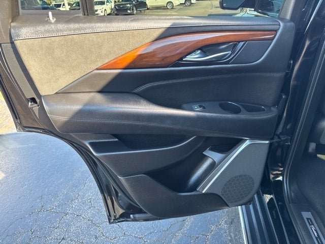 2019 Cadillac Escalade Luxury