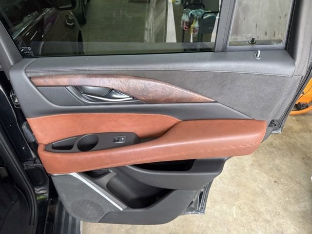 2017 Cadillac Escalade Luxury