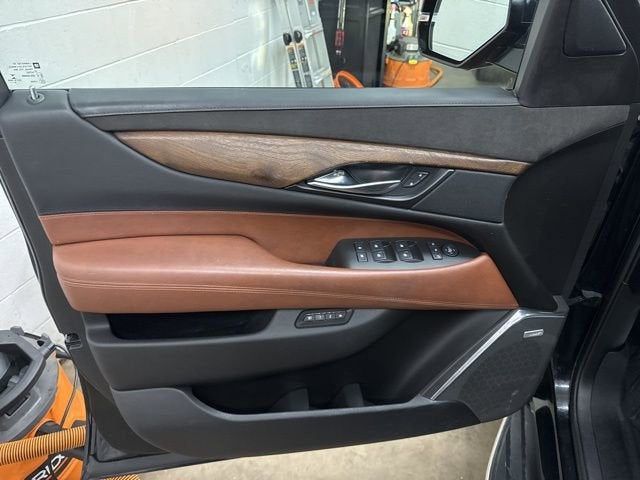 2017 Cadillac Escalade Luxury