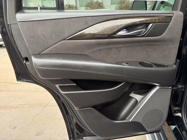 2016 Cadillac Escalade Platinum