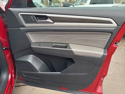 2022 Volkswagen Atlas 3.6L V6 SE w/Technology