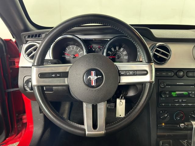 2007 Ford Mustang Deluxe