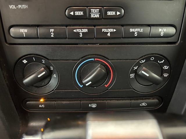 2007 Ford Mustang Deluxe