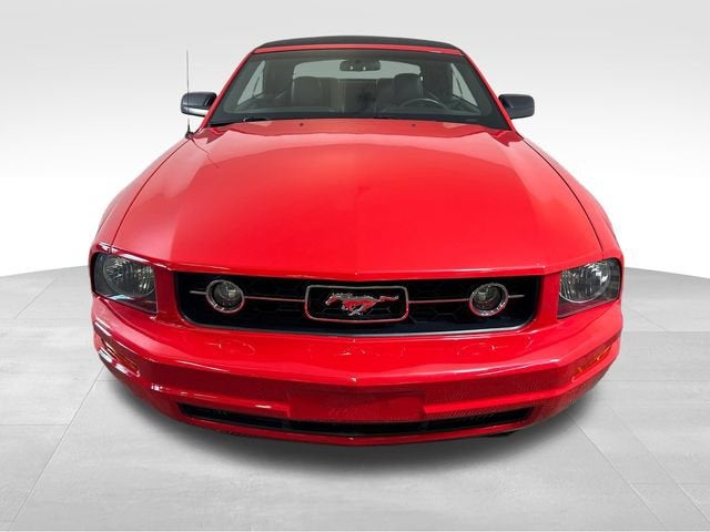 2007 Ford Mustang Deluxe