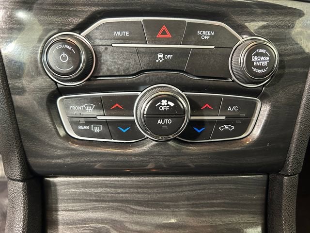 2017 Chrysler 300 Limited