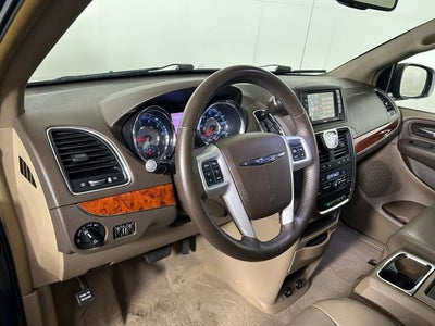 2016 Chrysler Town & Country Touring