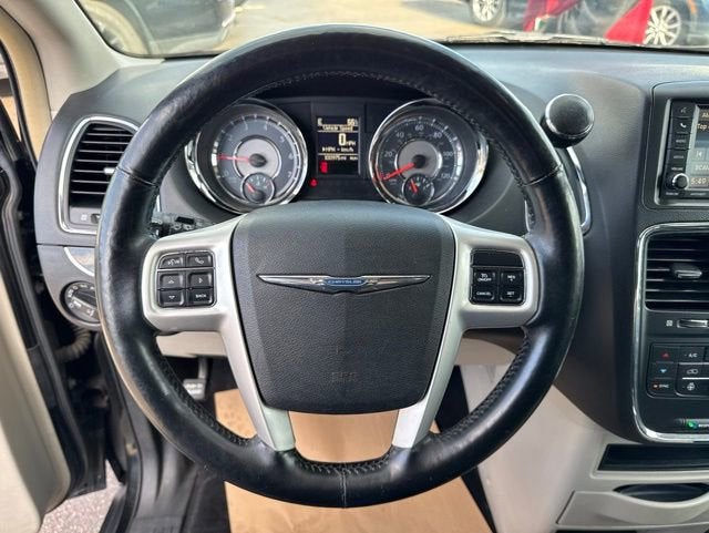 2016 Chrysler Town & Country Touring