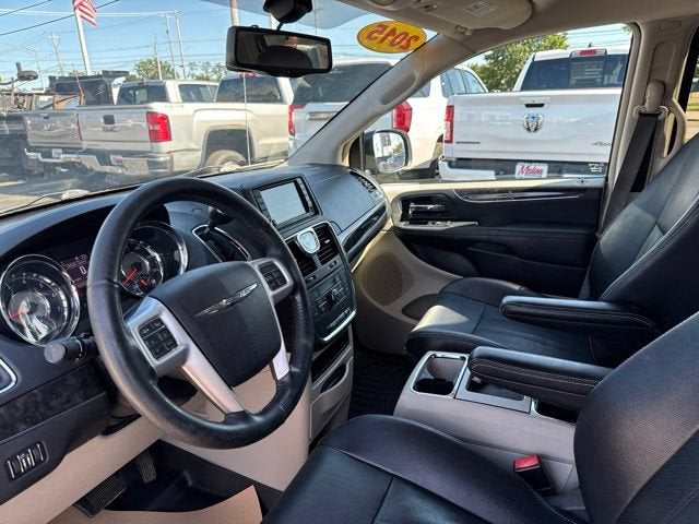 2015 Chrysler Town & Country Touring-L