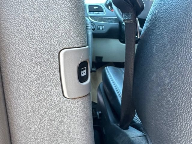 2015 Chrysler Town & Country Touring-L
