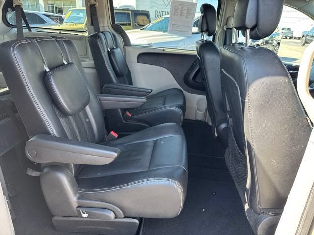 2015 Chrysler Town & Country Touring-L