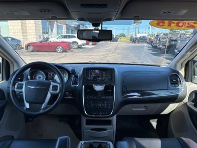 2015 Chrysler Town & Country Touring-L