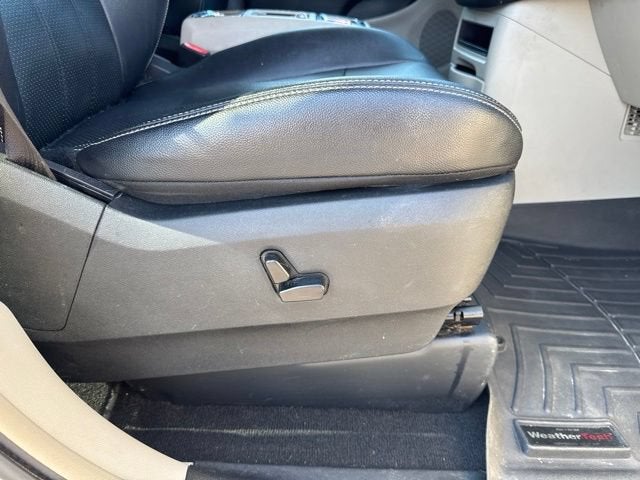 2015 Chrysler Town & Country Touring-L