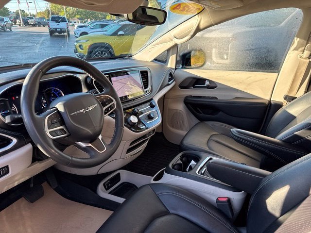 2024 Chrysler Pacifica Hybrid Select