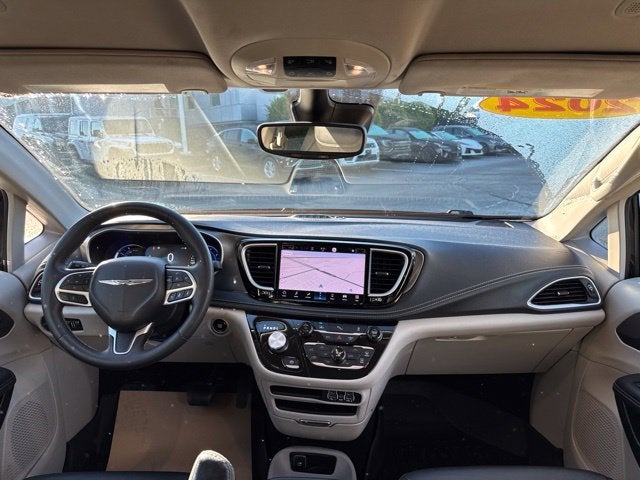2024 Chrysler Pacifica Hybrid Select