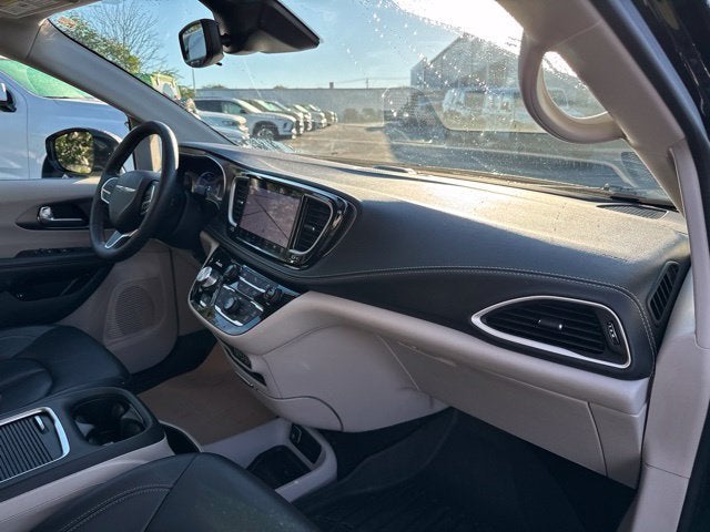 2024 Chrysler Pacifica Hybrid Select