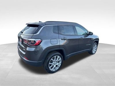 2023 Jeep Compass Latitude Lux