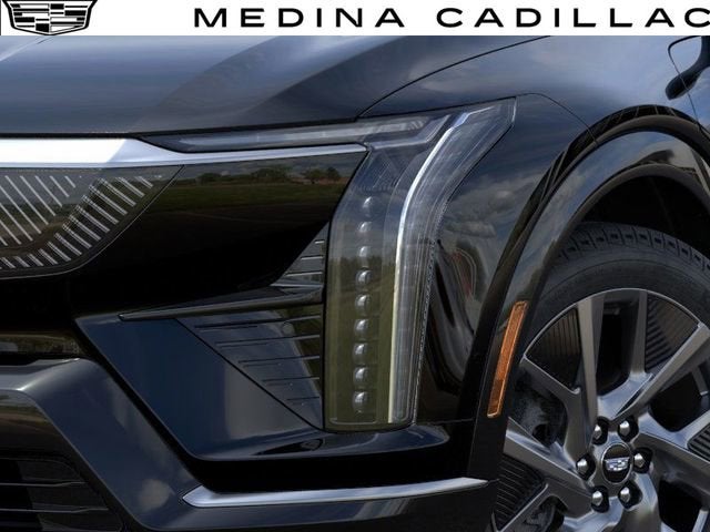 2025 Cadillac OPTIQ Luxury 2
