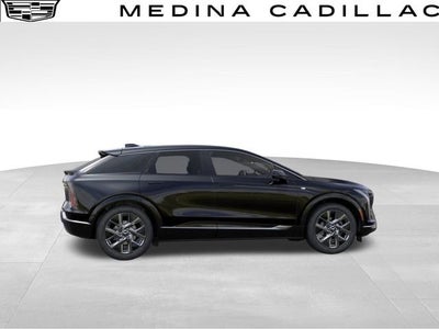 2025 Cadillac OPTIQ Luxury 2