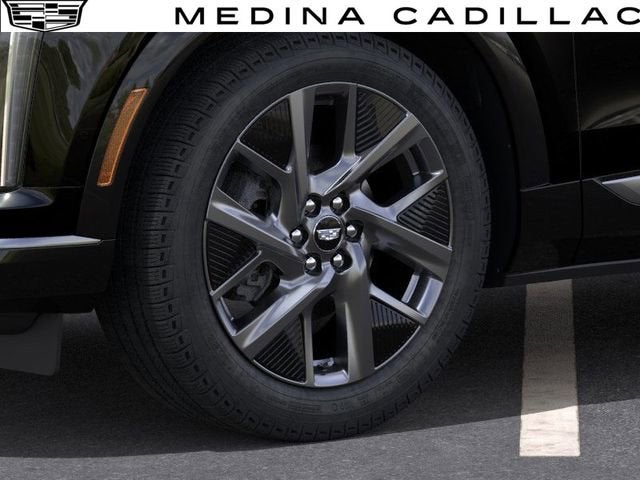 2025 Cadillac OPTIQ Luxury 2