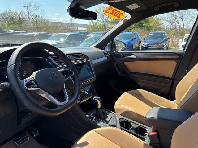 2023 Volkswagen Tiguan SE R-Line Black