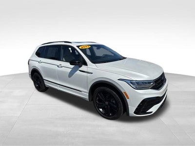 2023 Volkswagen Tiguan SE R-Line Black