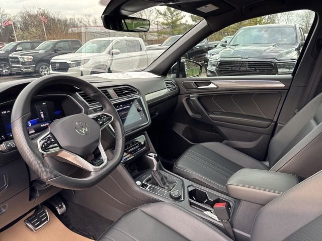 2024 Volkswagen Tiguan SE R-Line Black