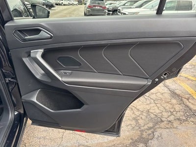 2024 Volkswagen Tiguan SE R-Line Black