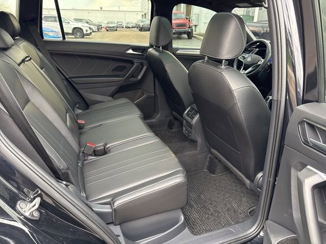 2024 Volkswagen Tiguan SE R-Line Black