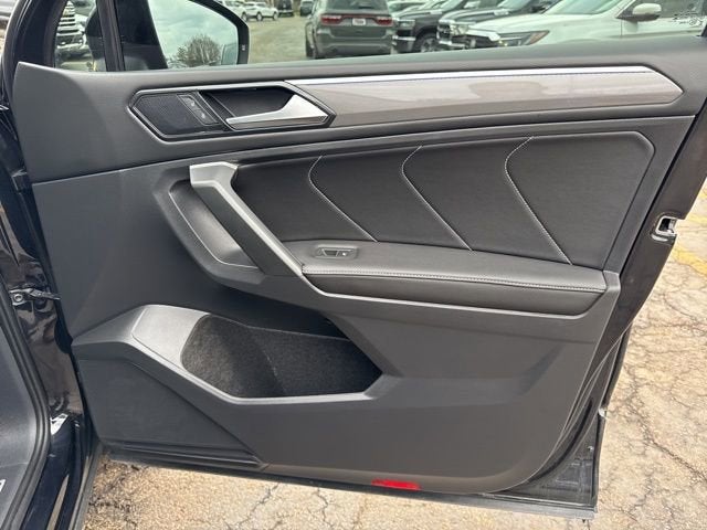 2024 Volkswagen Tiguan SE R-Line Black