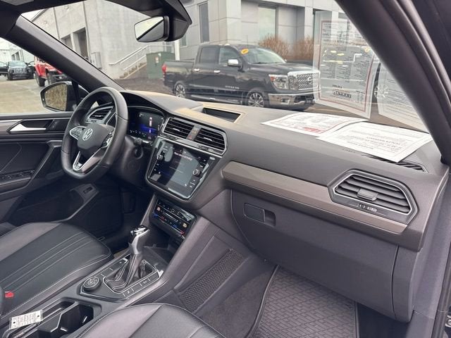 2024 Volkswagen Tiguan SE R-Line Black